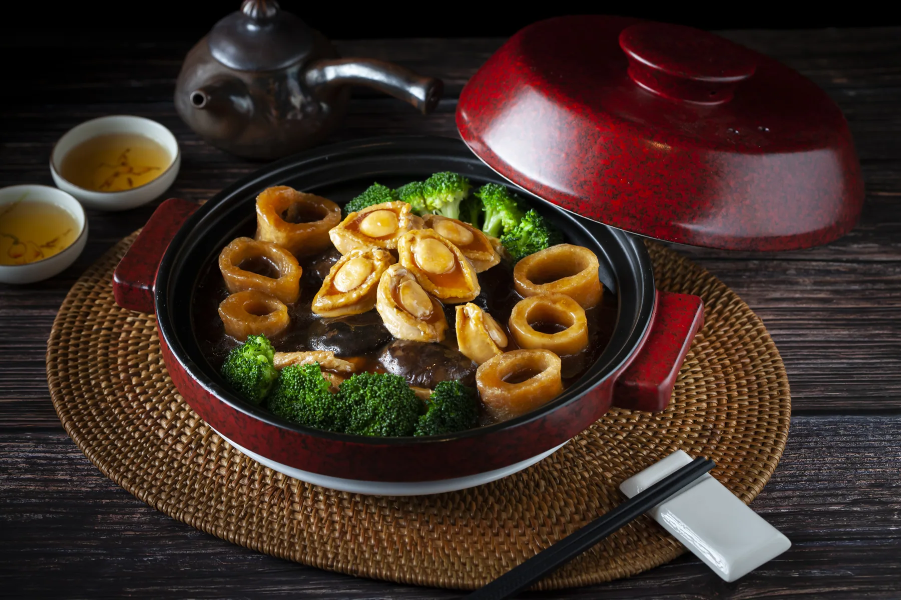 Abalone,Fish Maw,Mushroom & Beancurd Braised Seasonal Vegetables